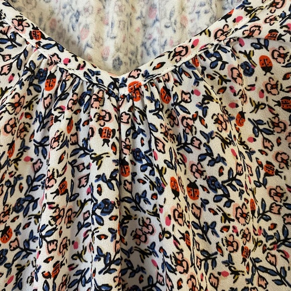 LOFT Floral colorful Flutter Sleeve Blouse - Picture 4 of 8